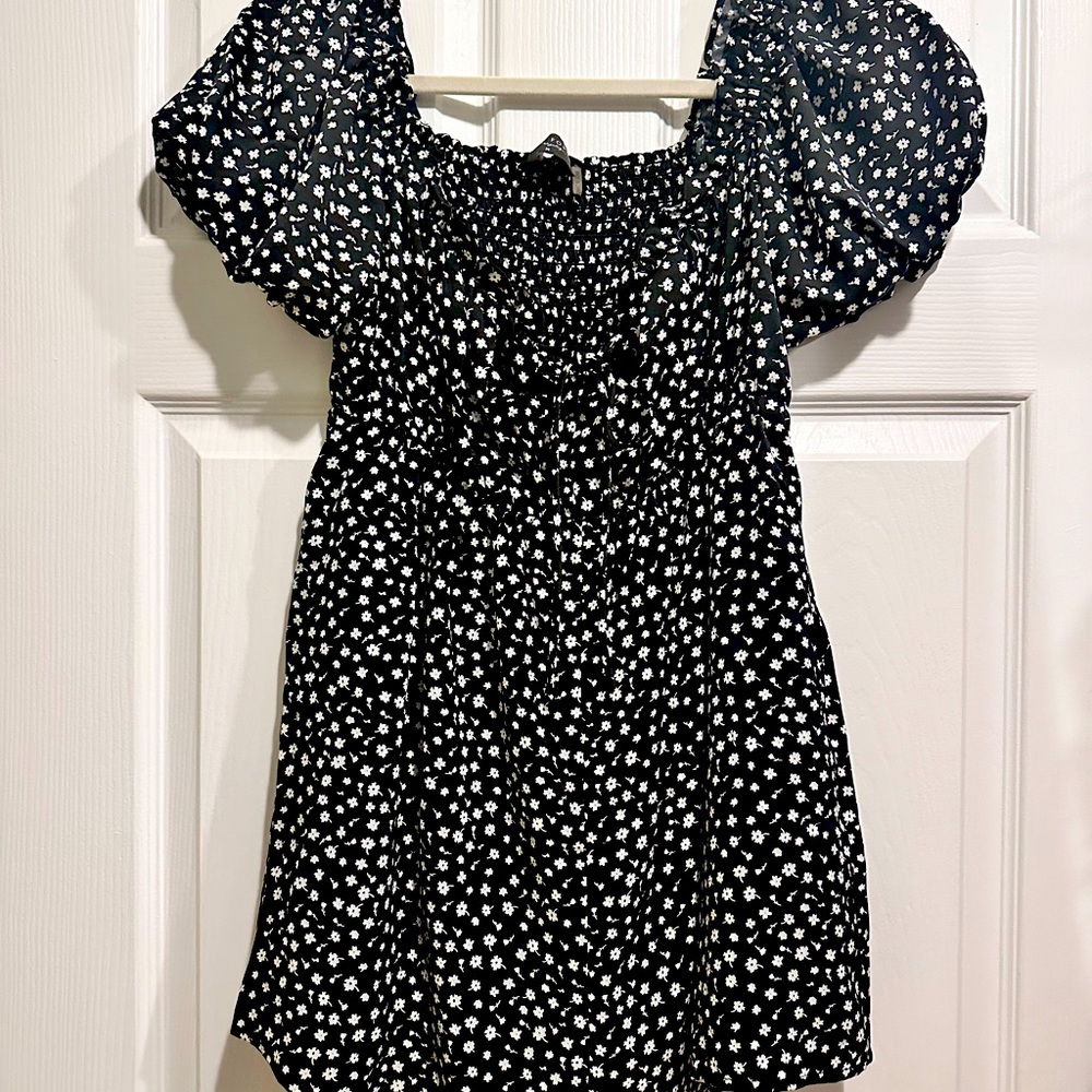 Cute romper, only worn once. Non smoker